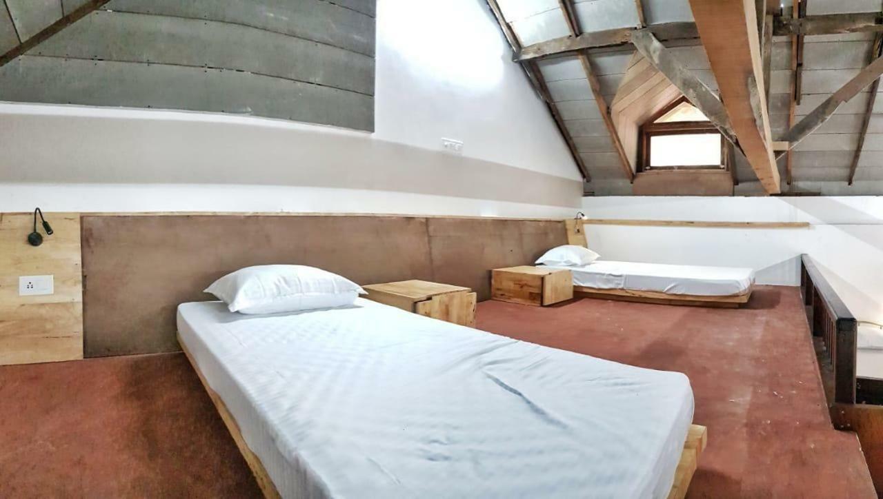 Design Ashram Hostel Kozhikode Bagian luar foto