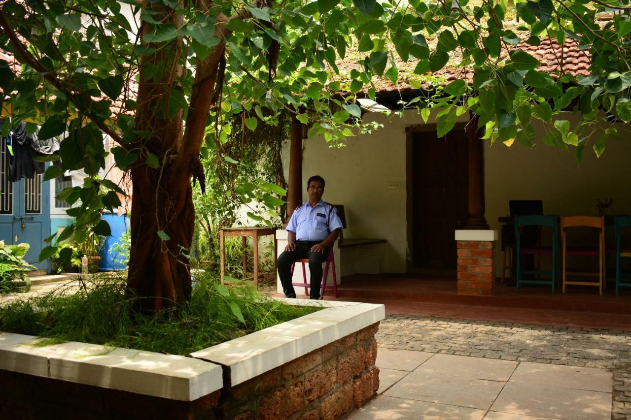 Design Ashram Hostel Kozhikode Bagian luar foto